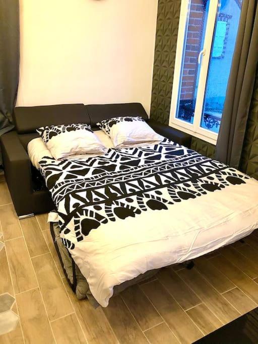 Le Led Room,Centre Ville Place De Parking Gratuite Sens Zewnętrze zdjęcie