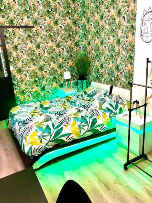 Le Led Room,Centre Ville Place De Parking Gratuite Sens Zewnętrze zdjęcie